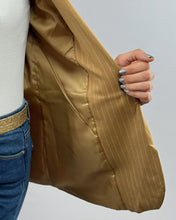 Cargar imagen en el visor de la galería, BLAZER ITALIANO RAYADO VIENA CAMEL
